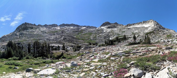 Desolation-wilderness-twin-lakes-crystal-range-pano