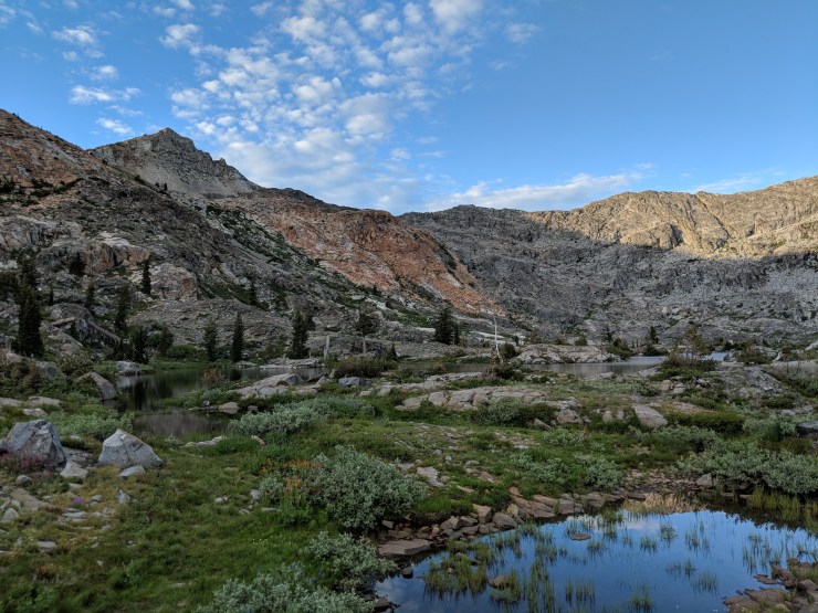Desolation-wilderness-twin-lakes-first-glimpse-island-lake