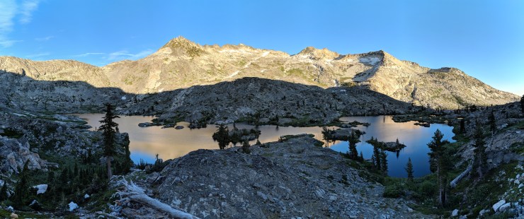 Desolation-wilderness-twin-lakes-panoramic-island-lake-sunset-1