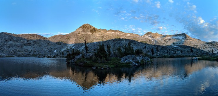 Desolation-wilderness-twin-lakes-panoramic-view-island-lake-before-sunset