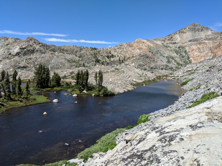 Desolation-wilderness-twin-lakes-small-lake-south-of-island-lake