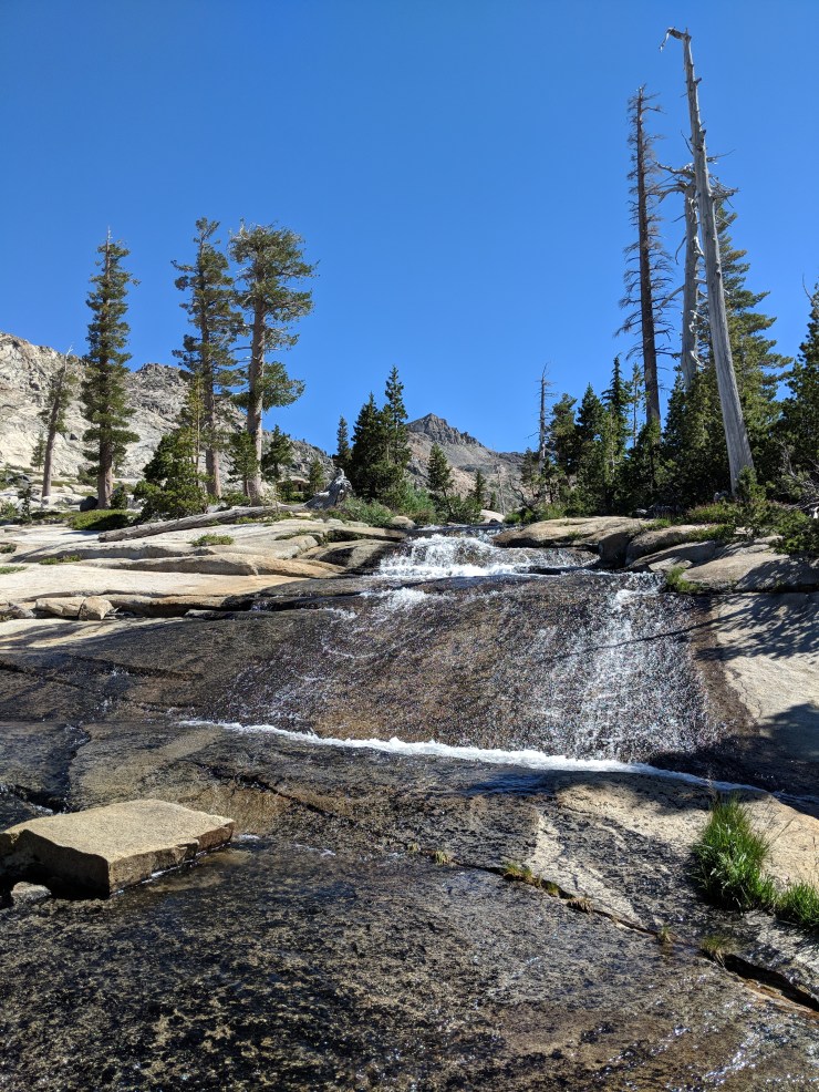Desolation-wilderness-twin-lakes-trail-waterfalls