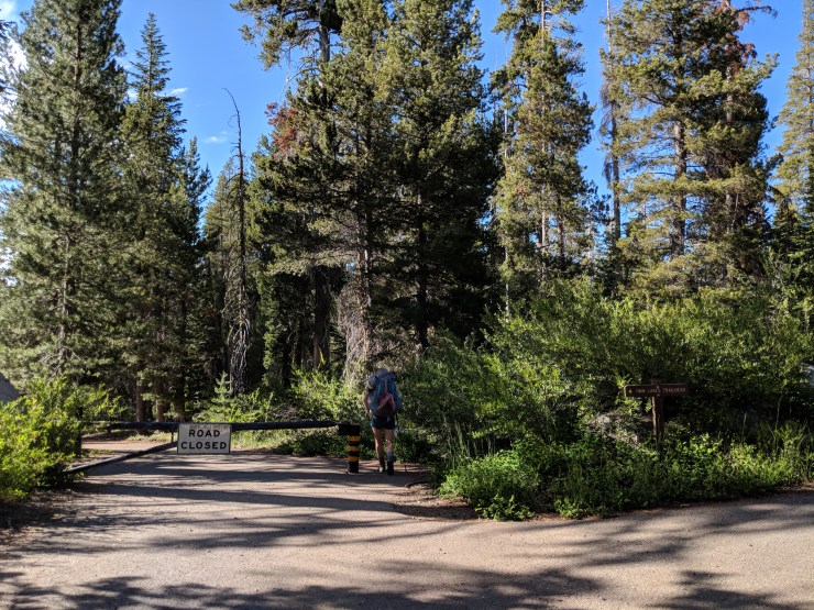 Desolation-wilderness-twin-lakes-trailhead-parking