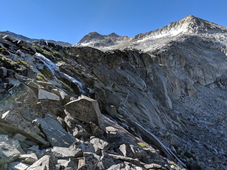 Desolation-wilderness-twin-lakes-waterfall-above-twin-lakes