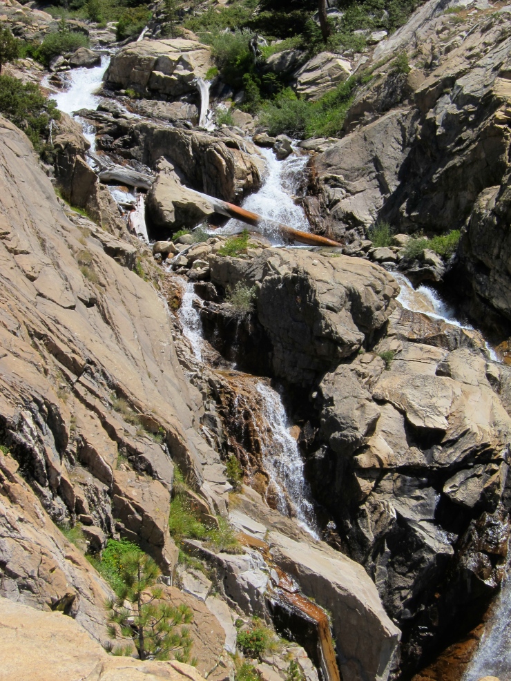 kings-canyon-rae-lakes-loop-bubbs-creel-waterfall