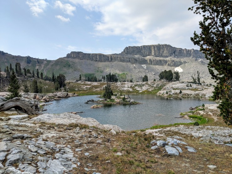 Teton-crest-trail-backpacking-alaska-basin-lake-trees