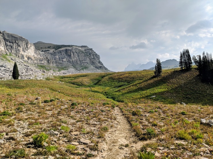 Teton-crest-trail-backpacking-towards-mount-meek-pass