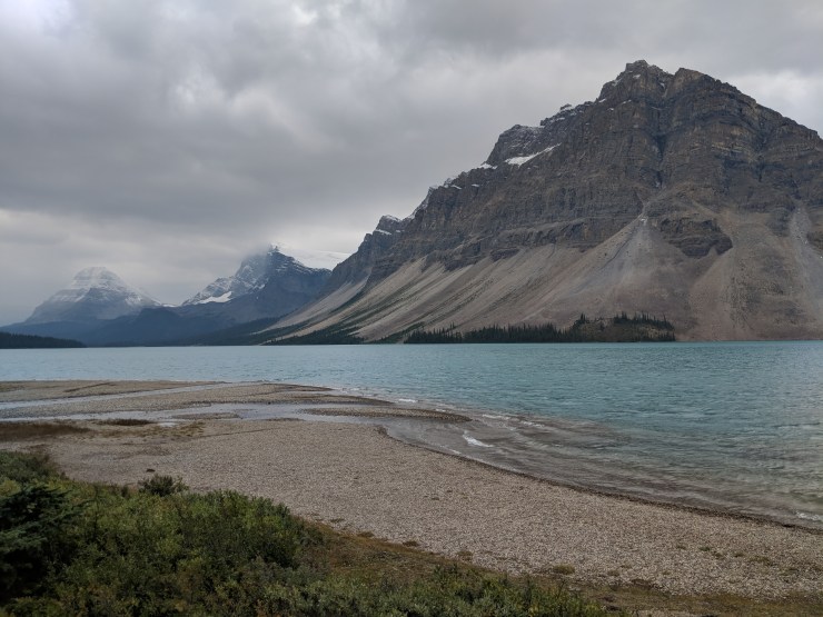 bow-lake-shore-crowfoot-mountain