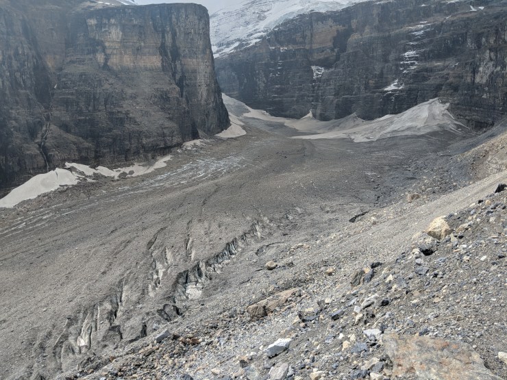 Close-of-view-plain-of-six-glaciers