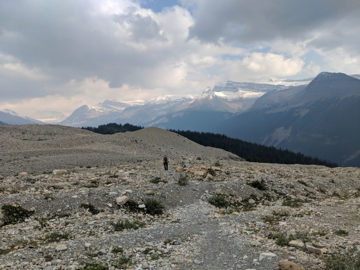 iceline-trail-expansive-view-leaving-emerald-glacier
