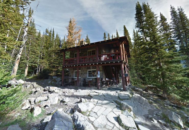 Lake-louise-tea-house