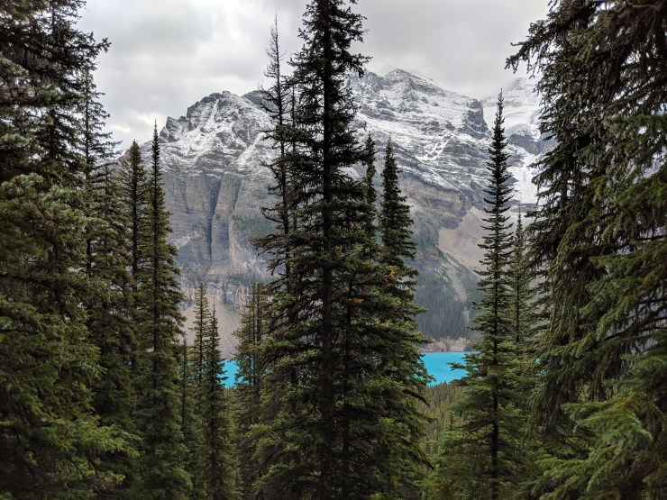 moraine-lake-start-larch-valley-trail-view-of-water
