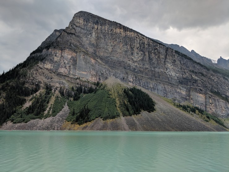 plain-of-six-glaciers-looking-across-lake-louise