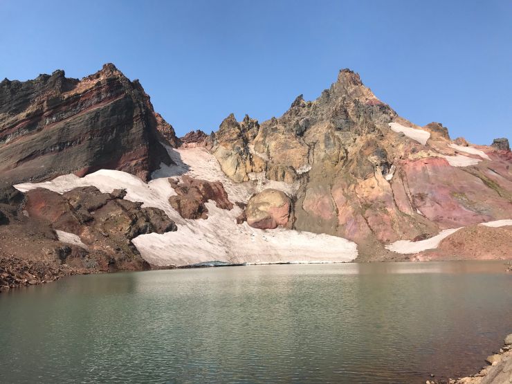 no-name-lake-broken-top-from-southeast