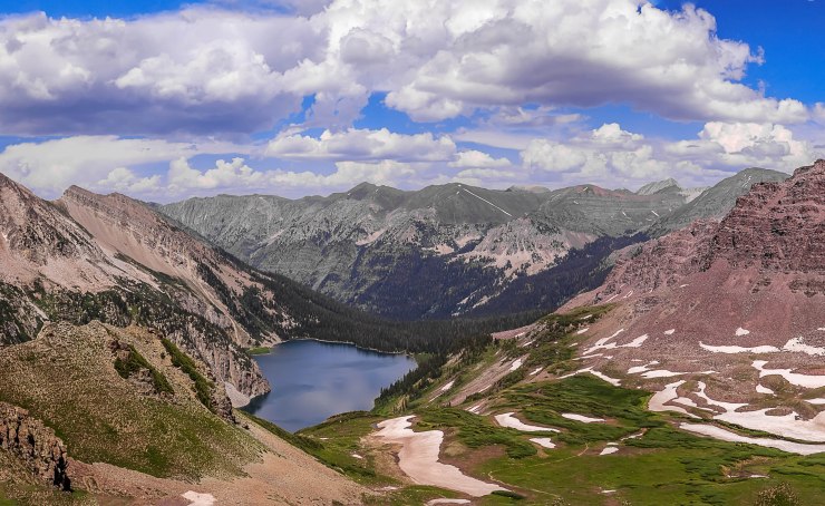 snowmass-lake-from-trail-rider-pass-maroon-bells-with-trail