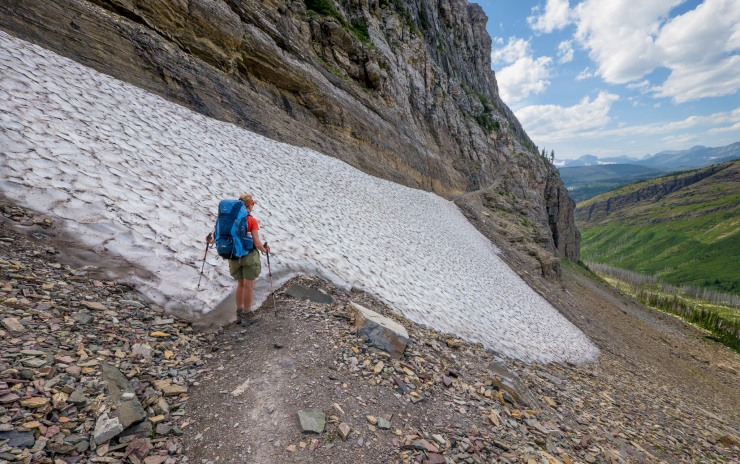 glacier-backpacking-north-circle-highline-trail-12-ahern-drift-hiker