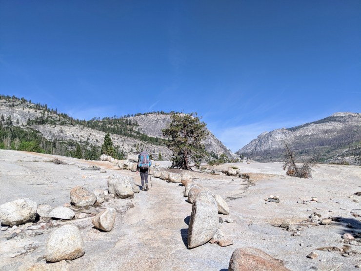 yosemite-backpacking-merced-river-trail-on-granite-bluff