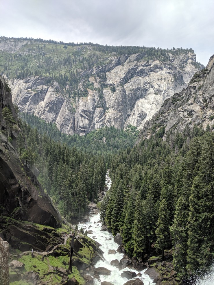 yosemite-backpacking-mist-trail-towards-glacier-and-washburn-point