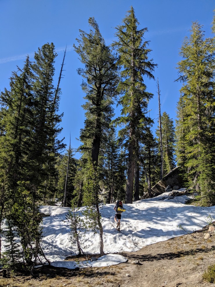 yosemite-backpacking-snow-leaving-sunrise-lakes