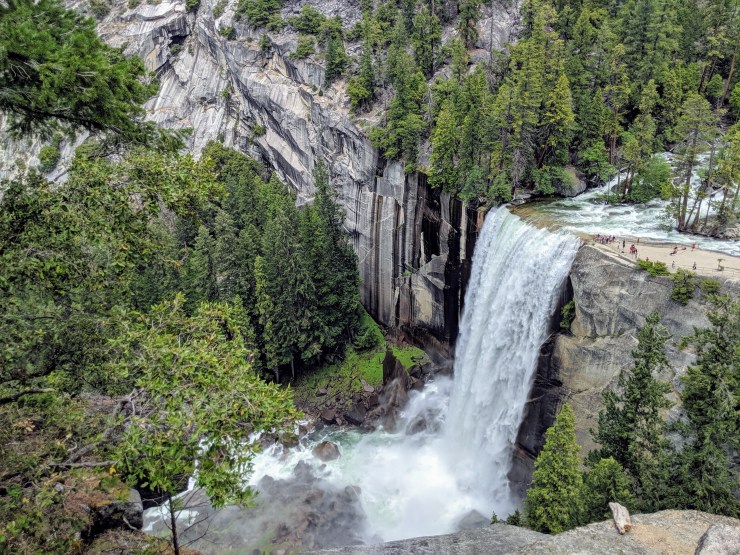 yosemite-backpacking-view-vernal-falls-from-above