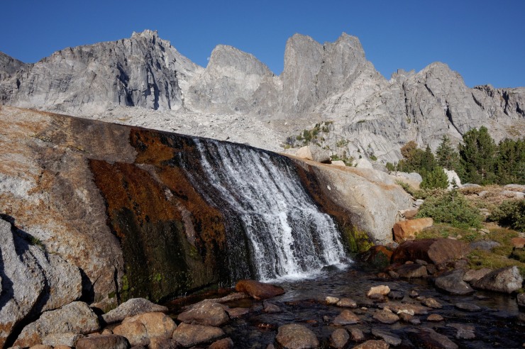 wind-river-cirque-towers-backpacking-14-hidden-lake-waterfall-cirque